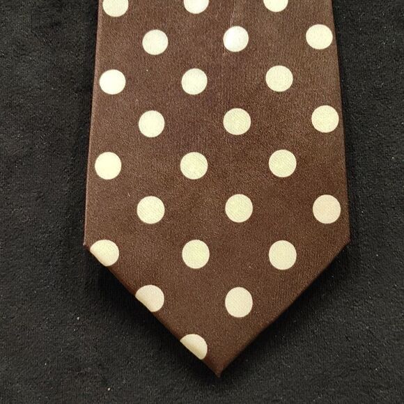 MEN'S ST. PATRICK BROWN/WHITE POLKA DOT TIE AND POCKET SQUARE SET. - Picture 2 of 5